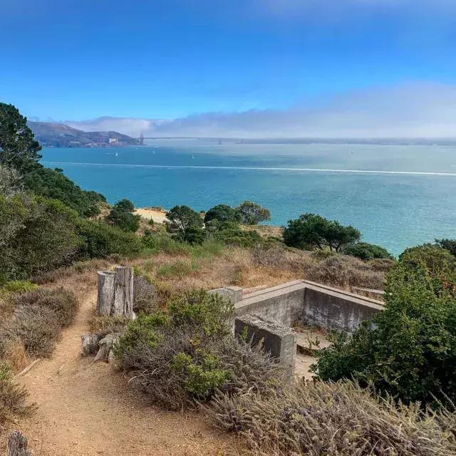 Campground at Angel Island State Park, overlooking the San Francisco Bay and 金门大桥